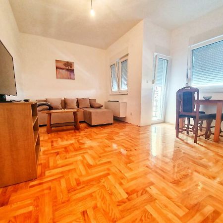 Apartman 44 Bijeljina Exterior foto